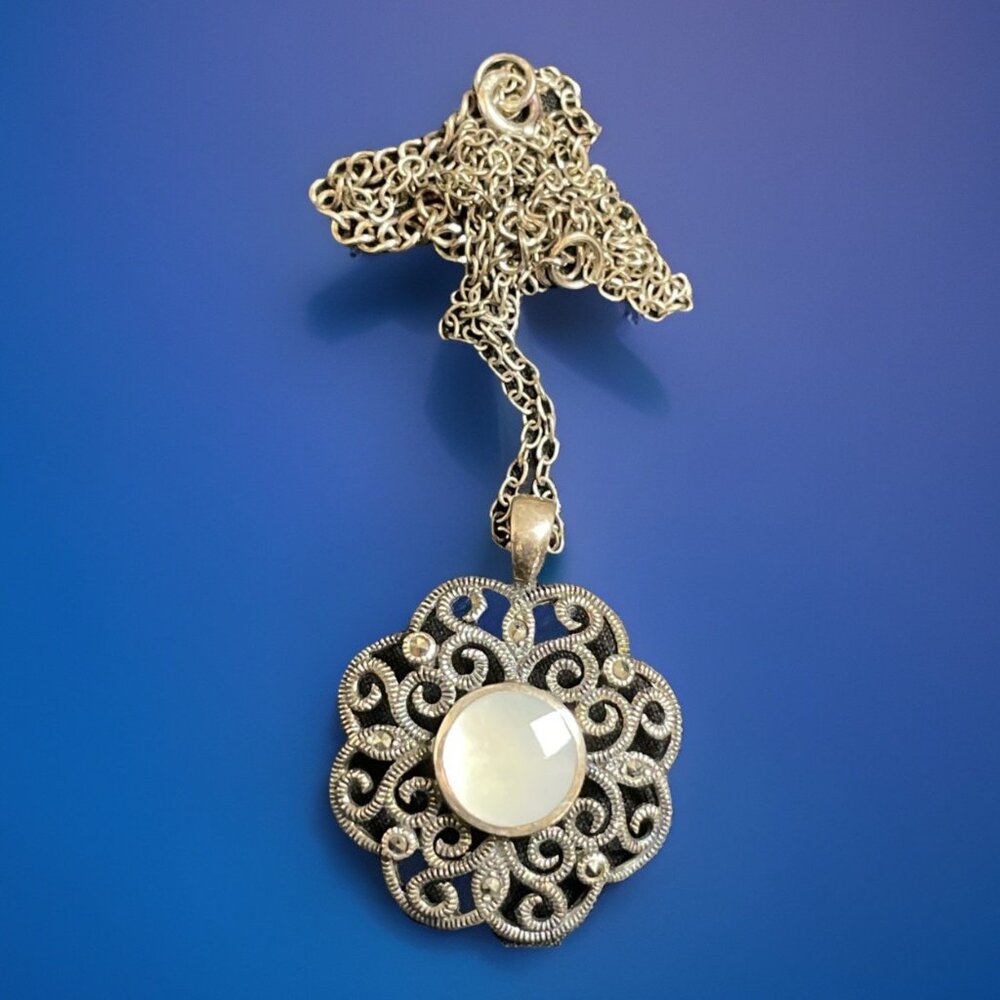 925 Silver Mother Of Pearl Pendant Necklace 20” Chain Signed & Tested